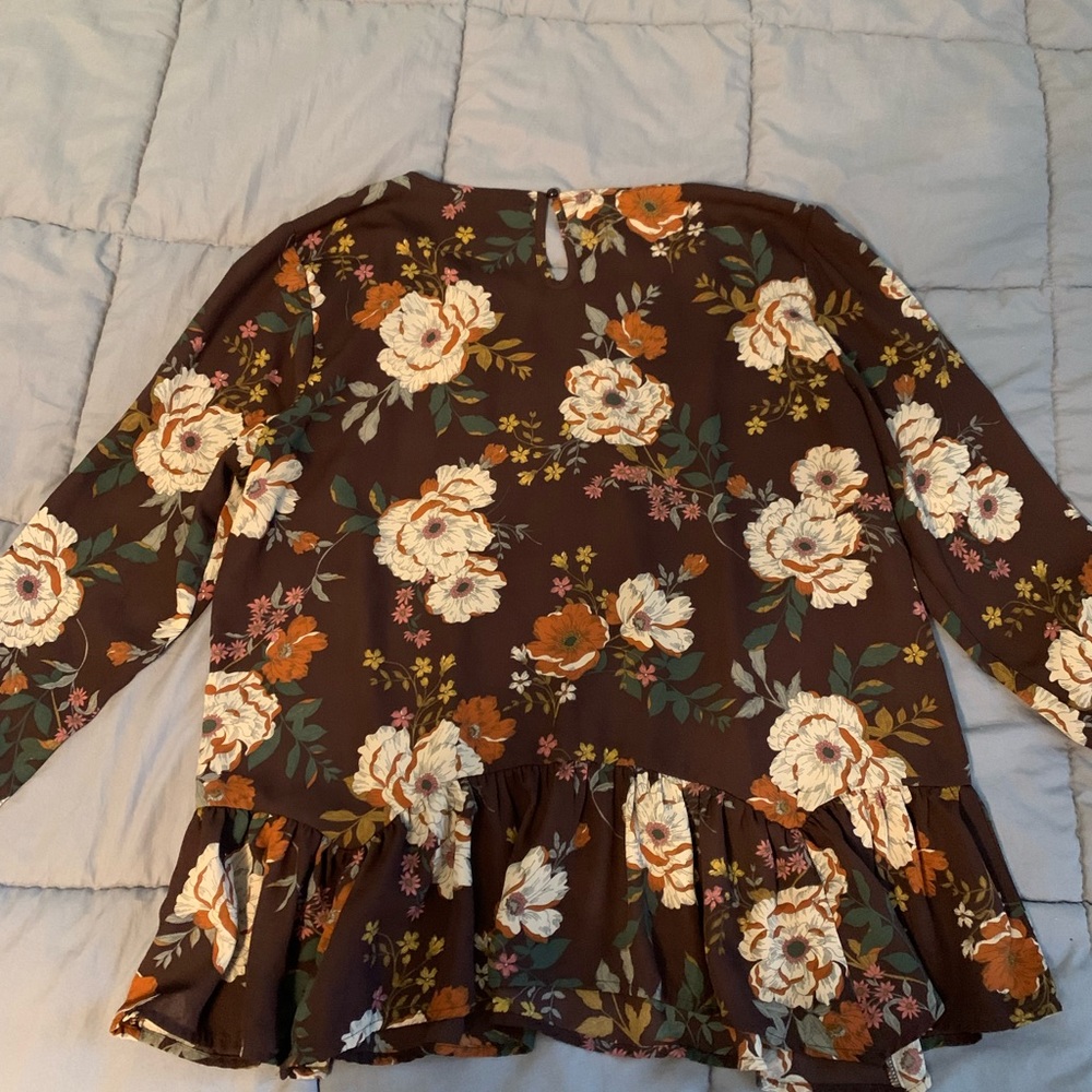 Women’s Maurice’s floral blouse